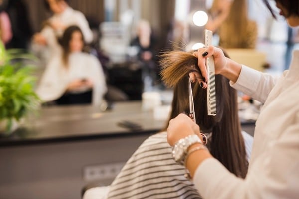 Kadın Kuaförü Ne Kadar Maaş Alır?