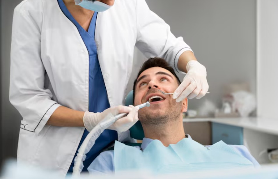 Balıkesir’de Periodontoloji Uzmanları Nasıl Bir Tedavi Sunuyor